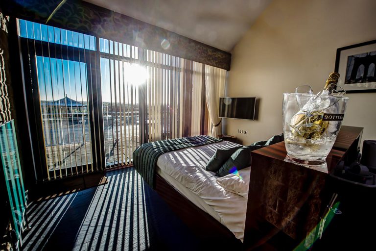 Executive Bungalows Kings Croft Hotel